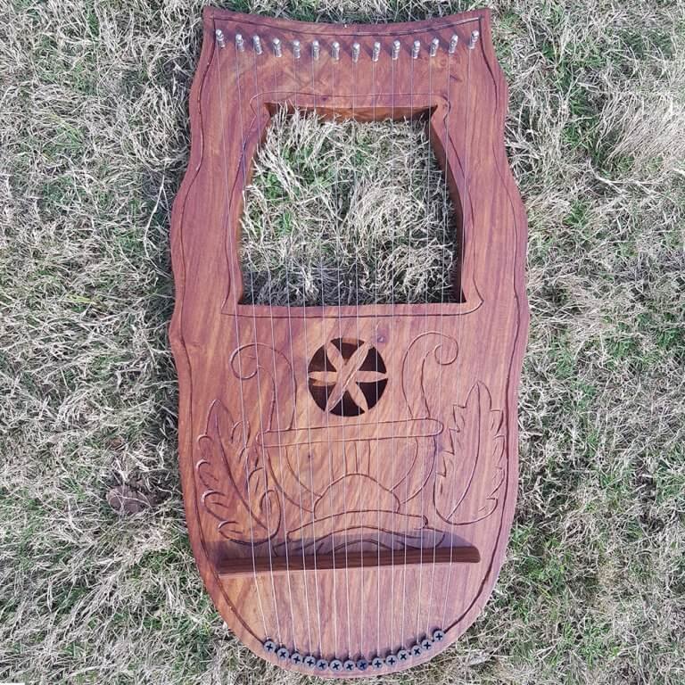 14 Strings Celtic Lyre